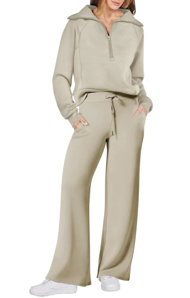 STYLISH ZIP & RELAXATION: TWO-PIECE SET WITH LONG SLEEVES