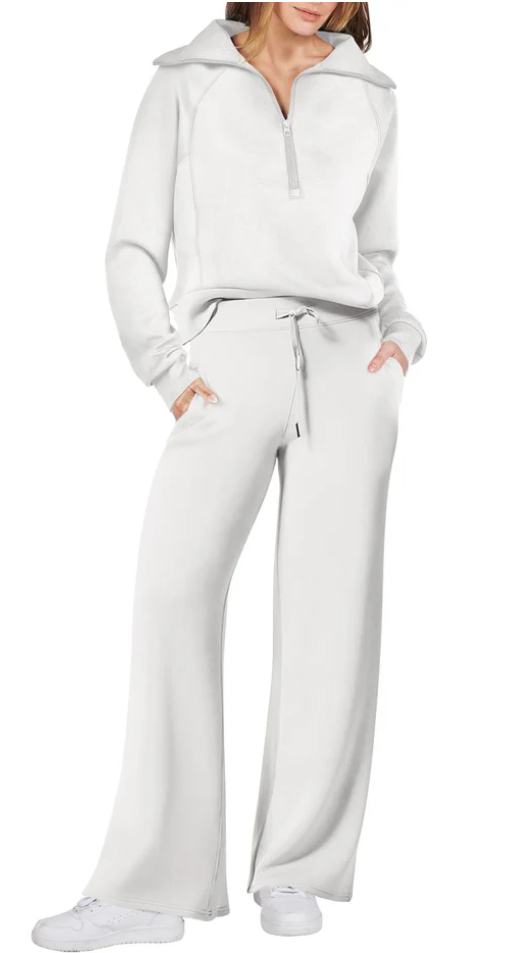 STYLISH ZIP & RELAXATION: TWO-PIECE SET WITH LONG SLEEVES