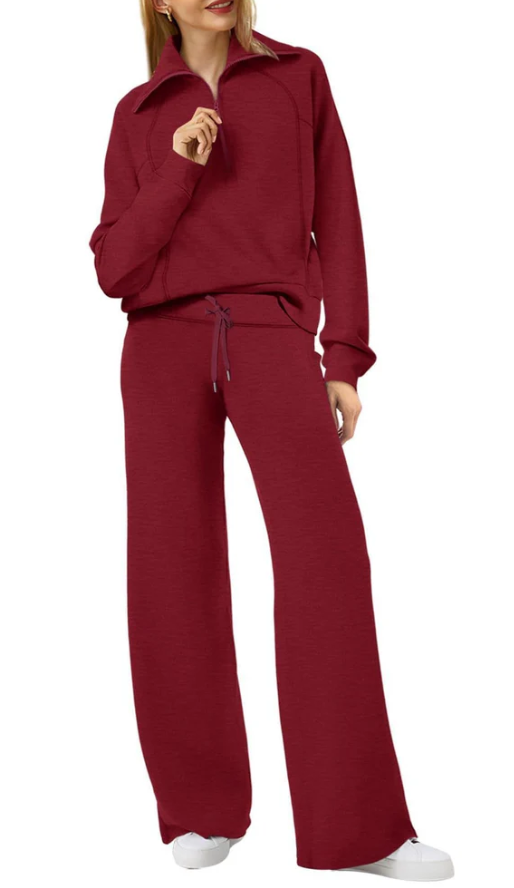 STYLISH ZIP & RELAXATION: TWO-PIECE SET WITH LONG SLEEVES